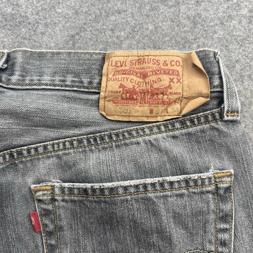 Levis 501 Jeans Mens 34x34 Gray Faded Straight Leg Button Fly Y2K Denim